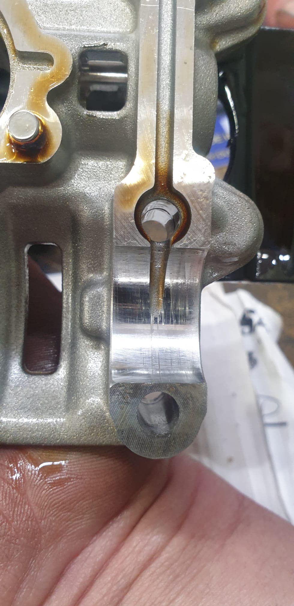 KTM 890 cylinder head gouging